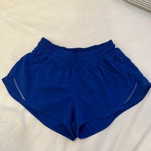 Lululemon Hotty Hot shorts (2.5”) in Blue